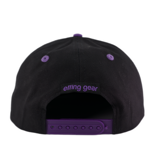 El SnapBack de visera plana en blanco y negro de Snowbird